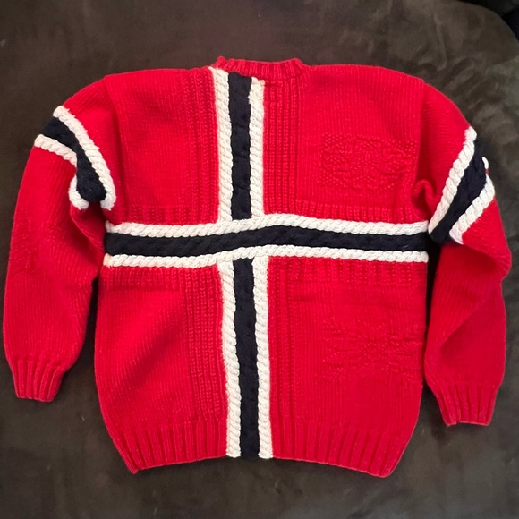 Awsome Tommy Hilfiger Sweater - Picture 2 of 3